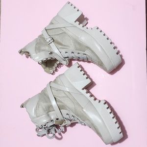 karmel beige biker boots